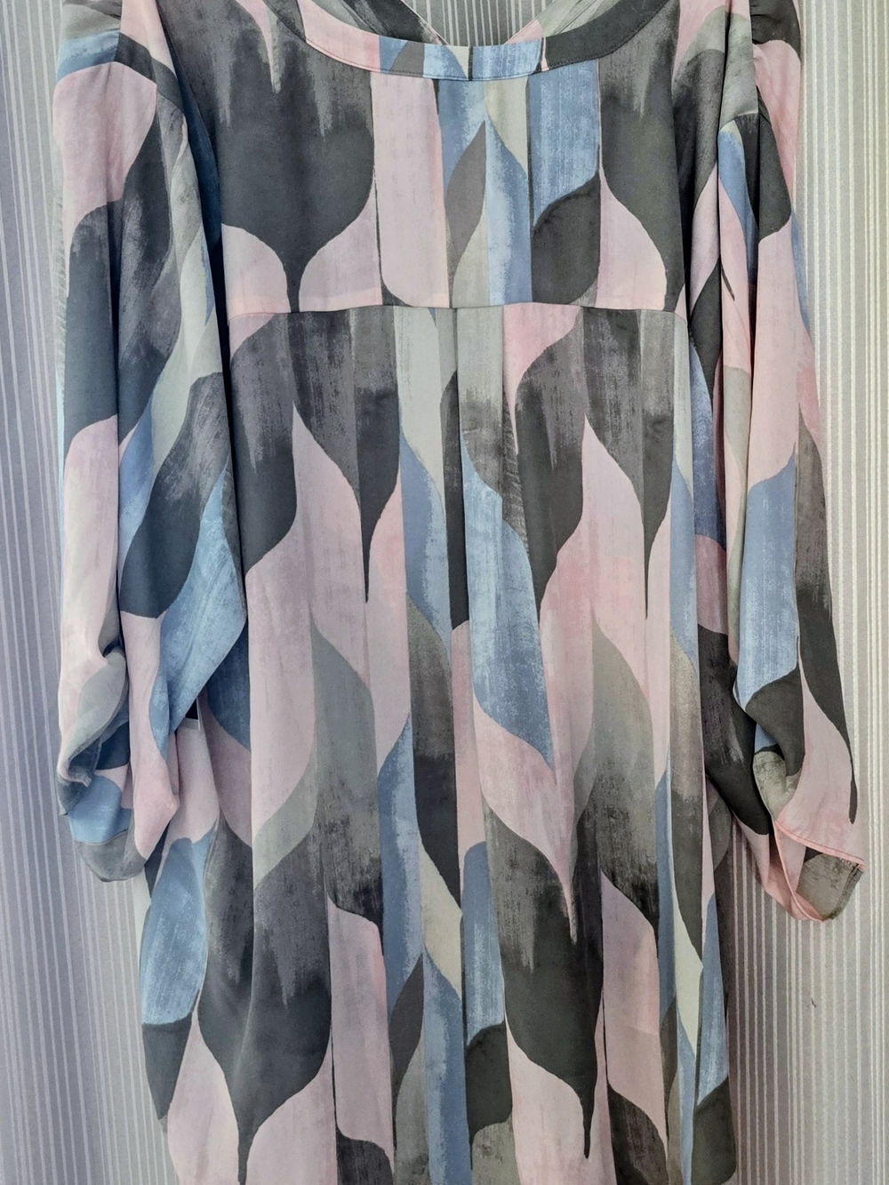 Worthington Pink Blue Gray Abstract V-Neck Tunic - Picture 2 of 3